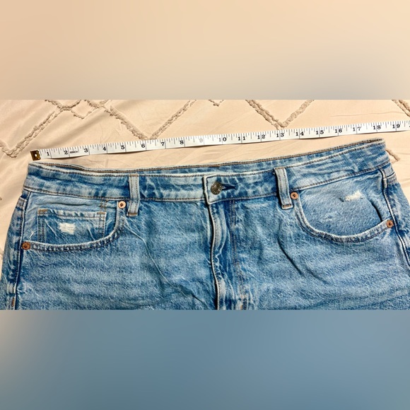 American Eagle Baggy Mom Short - Picture 5 of 6